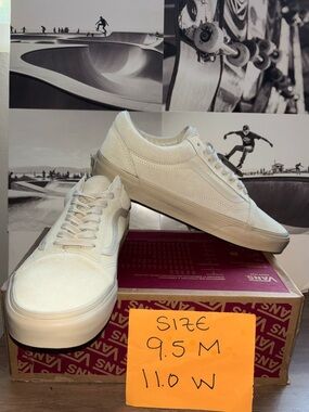 Vans Old Skool sz 9.5 Men’s 11.0 Women’s